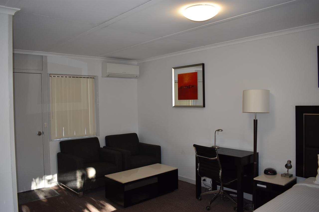 Roundhouse Motel Peterborough Kültér fotó